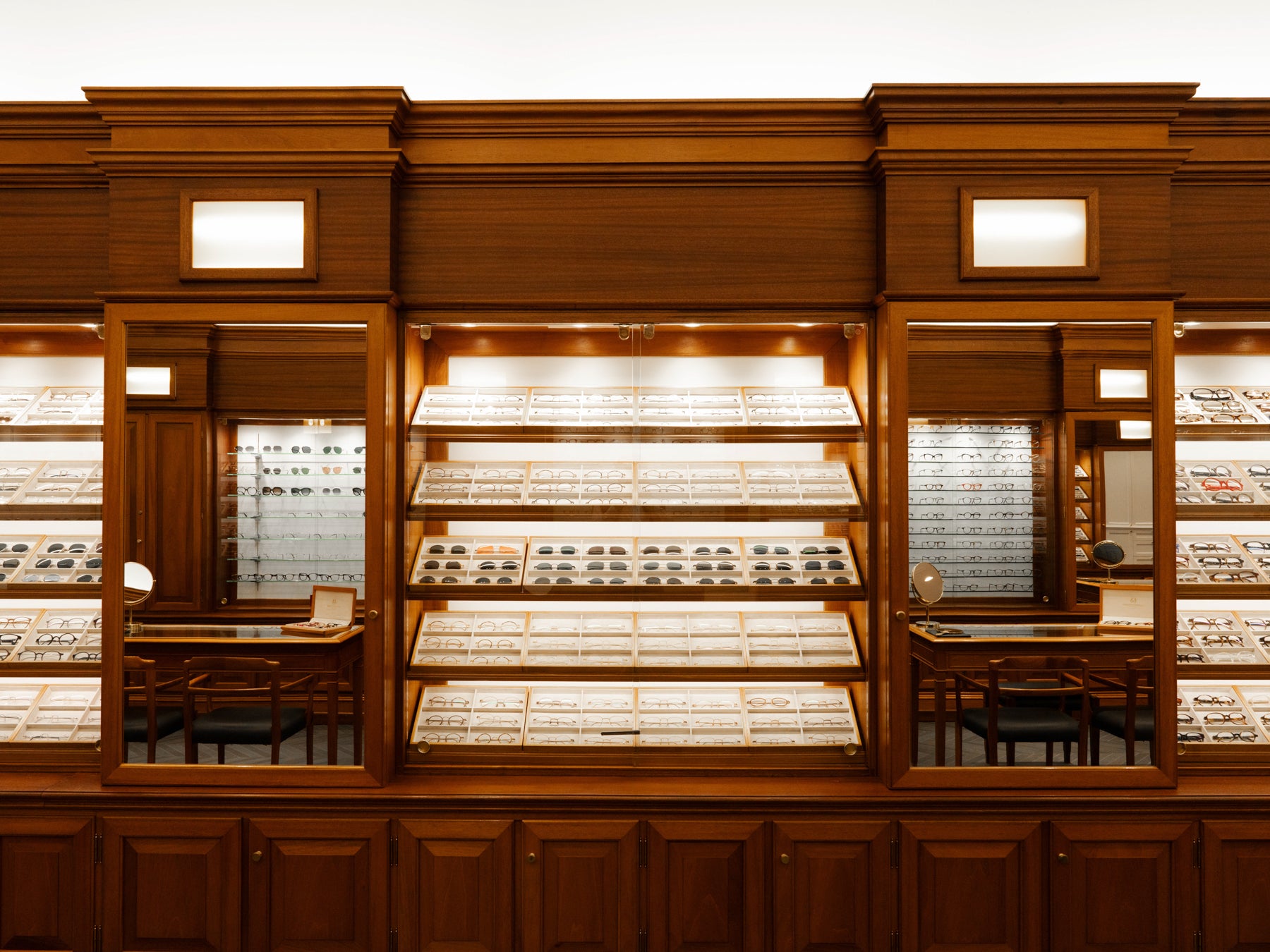 Vitrine mit Brillen